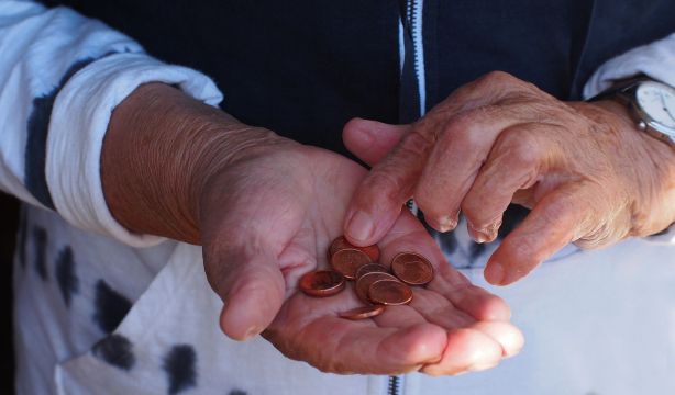 Brecha de género: la mitad de las mujeres españolas dice no tener conocimientos sobre pensiones