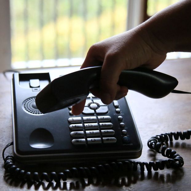 ¿Cómo bloquear las llamadas 'spam' en tu teléfono fijo?