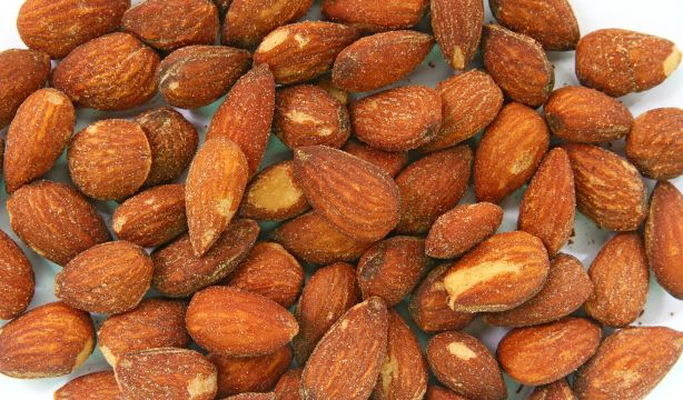 Alerta alimentaria por unas almendras con toxinas que pueden provocar cáncer