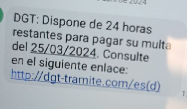 La DGT avisa de una "nueva oleada de SMS fraudulentos" que suplantan su identidad 