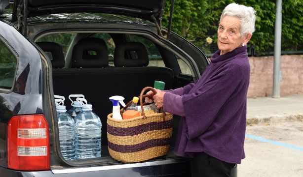 Esta es la multa que te puede poner la DGT tras hacer la compra