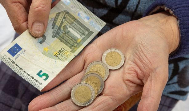 COESPE: "La vida laboral de la mujer tiene consecuencias de pobreza y dependencia"