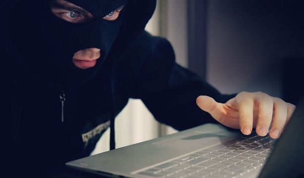 ¿Cómo usan la inteligencia artificial los delincuentes para estafarnos?