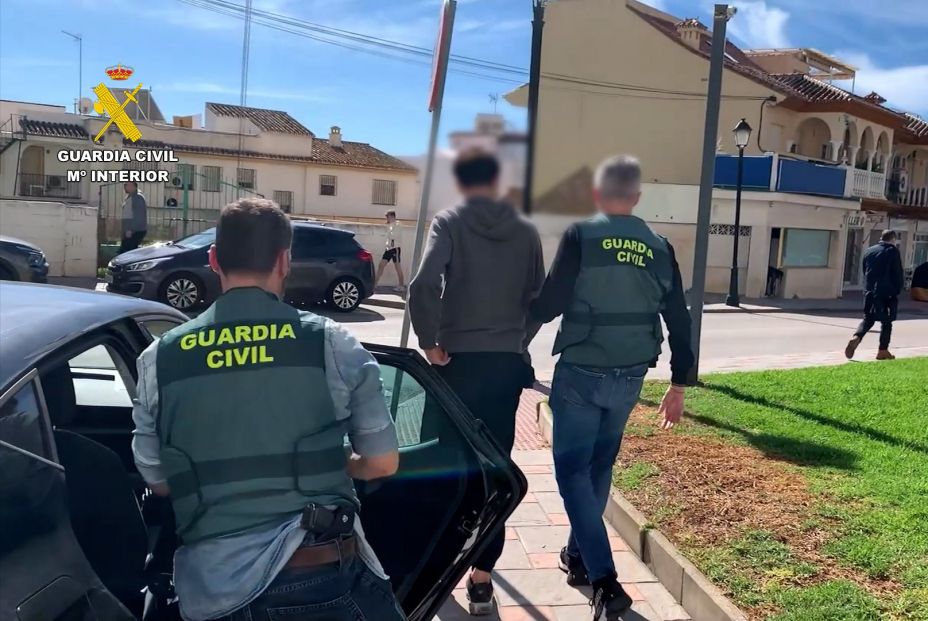 Macroperación de la Guardia Civil contra la estafa del hijo en apuros: más de 100 detenidos Macroperación de la Guardia Civil contra la estafa del hijo en apuros: más de 100 detenidos