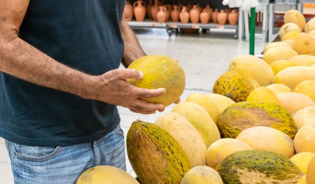 Un frutero revela las claves para escoger el mejor melón del mercado (Bigstock)