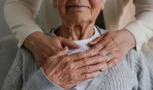 Lanzan un curso para prevenir el edadismo y luchar contra la soledad de los mayores extremeños (Bigstock)