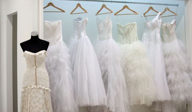 Moda nupcial, alta joyería y gastronomía se afianzan entre el público que busca exclusividad