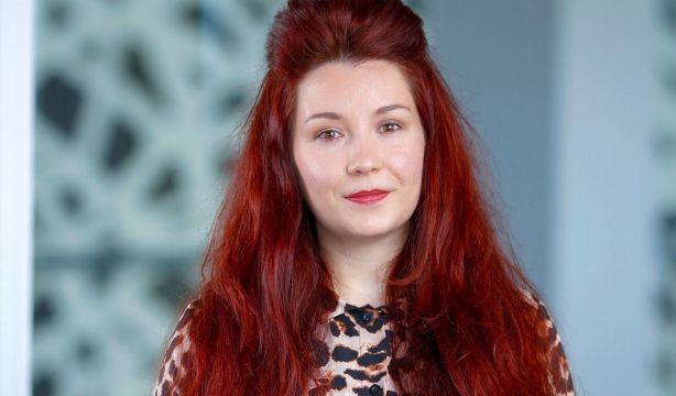 Carmen Romero se refugia en el humor para superar el suicidio de su hermano