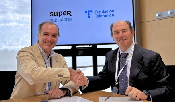 Fundación Telefónica y Supercuidadores se unen por la digitalización de los mayores