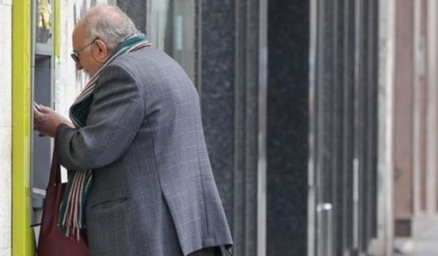 Desarticulan un grupo criminal que robaba a mayores en el cajero con el método de la 'siembra'