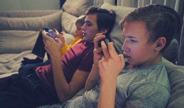 Qué es la demencia digital y cómo afecta a tu cerebro el uso excesivo de las nuevas tecnologías