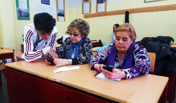 Suspenso de la banca en educación financiera para mayores: el 86% no ha recibido formación