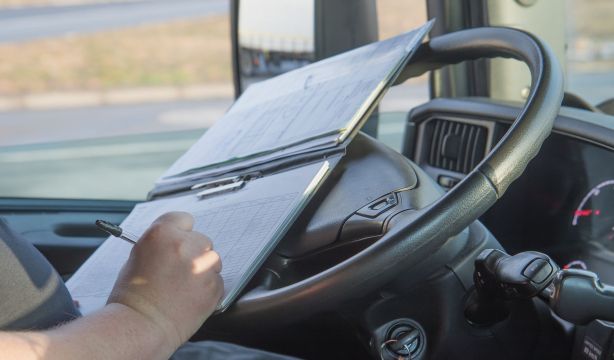 El Gobierno subvenciona con 9,6 millones de euros la prejubilación de 321 transportistas autónomos 