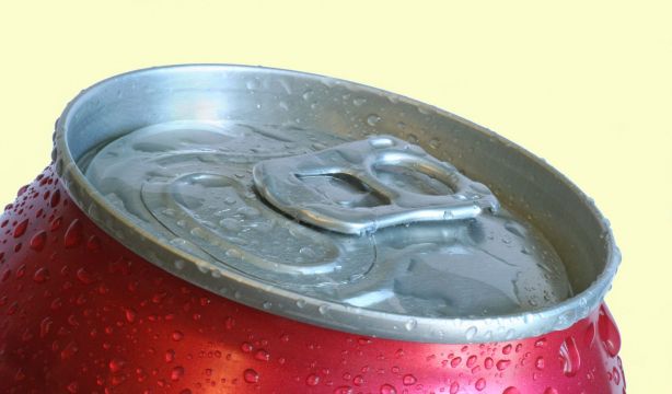 ¿Deberíamos limpiar las latas antes de beberlas?