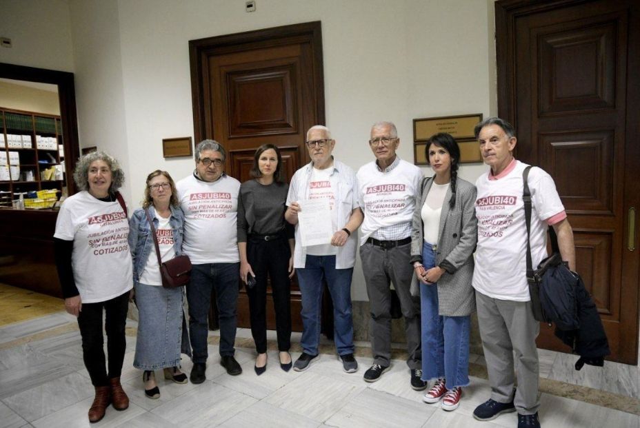 foto grupo asjubi con belarra y velarde en congreso foto grupo asjubi con belarra y velarde en congreso