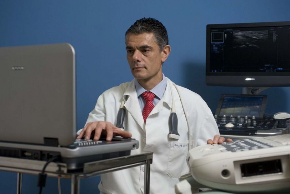 Manuel Villanueva, miembro del Comité Médico de Cuídate+