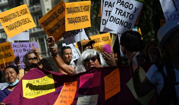 Cuidadoras exigen acabar con la precariedad: "No hay relevo generacional por las malas condiciones"