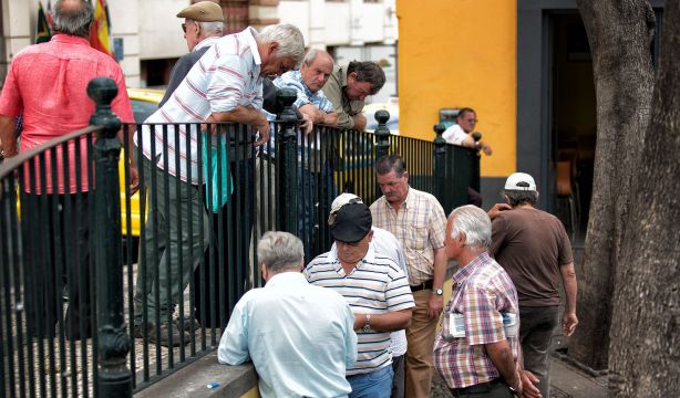 Al pasado nos referimos porque en el presente casi no existimos