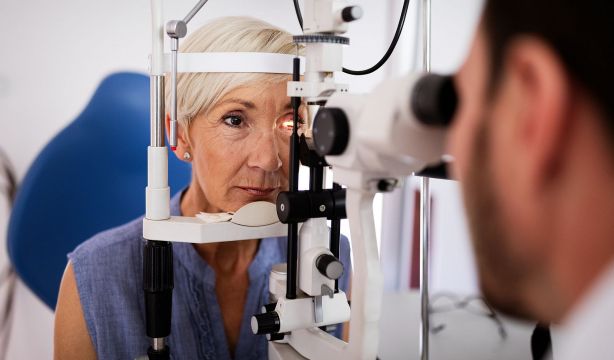 "A partir de los 40 años se debe realizar revisiones anuales de los ojos"