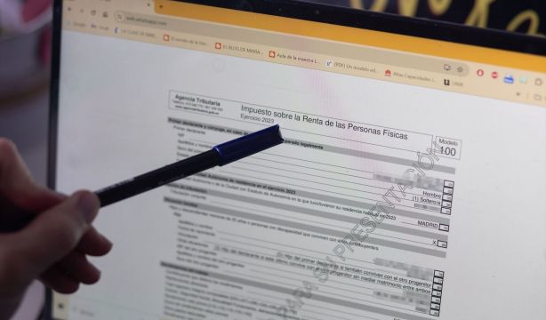 Una madre reúne firmas para que en los colegios se aprenda a hacer la declaración de la renta