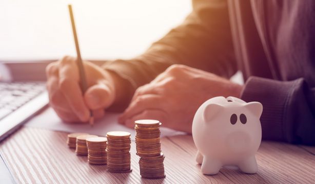 ¿Cuánto se puede cobrar como máximo en 2024 sumando la pensión de jubilación y la de viudedad? (Bigstock)