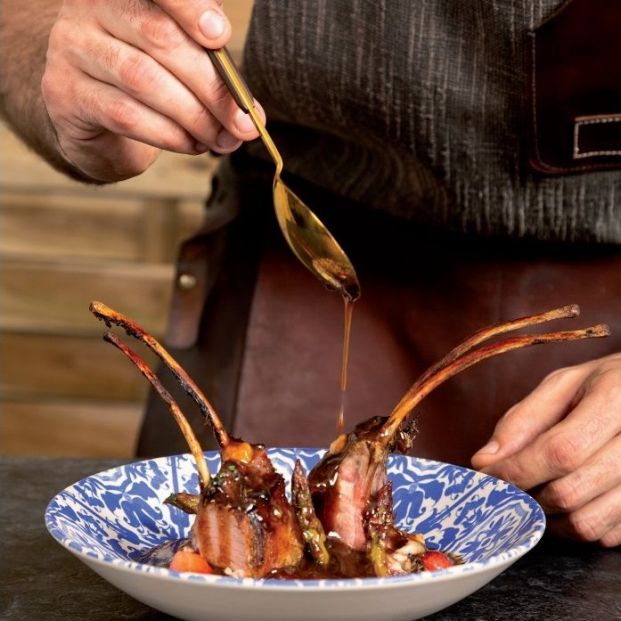 Receta de costillas de cordero con miel y cebolla y la versión gourmet con cabrito de Guadarrama. Foto: Comunidad de Madrid