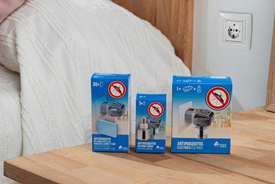 La citronela es una planta conocida por su aroma cítrico, cuyo aceite esencial se extrae y se utiliza como un eficaz repelente natural de insectos, especialmente mosquitos. Además, su fragancia se emplea en productos de cuidado personal y en la aromaterapia (Mercadona) La citronela es una planta conocida por su aroma cítrico, cuyo aceite esencial se extrae y se utiliza como un eficaz repelente natural de insectos, especialmente mosquitos. Además, su fragancia se emplea en productos de cuidado personal y en la aromaterapia (Mercadona)