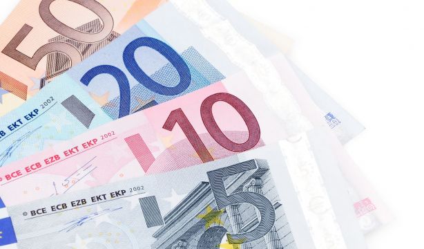 ¿Cómo canjear un billete deteriorado o defectuoso en el Banco de España? (Big Stock)