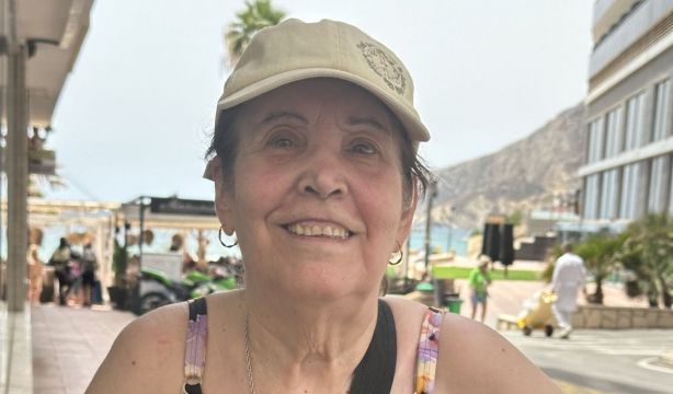 Josefa cumple su sueño de ver el mar por primera vez a los 80 años: "¡Qué maravilla!"