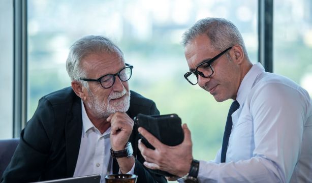 Emprender vs jubilarse: Un 60% de sénior pondría un negocio a los 60 si tuviera formación y ayudas