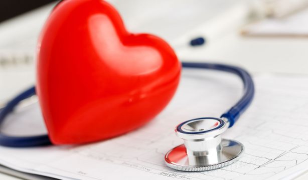 Recuperar horas de sueño durante el fin de semana reduce el riesgo de enfermedad cardiaca