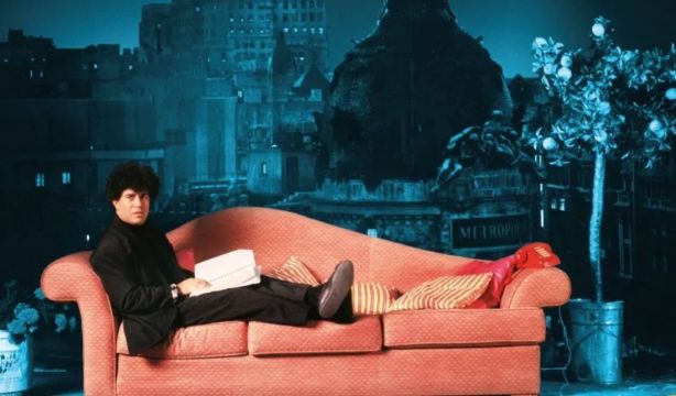 ‘Madrid, chica Almodóvar’: la relación entre la capital y el director, en una exposición