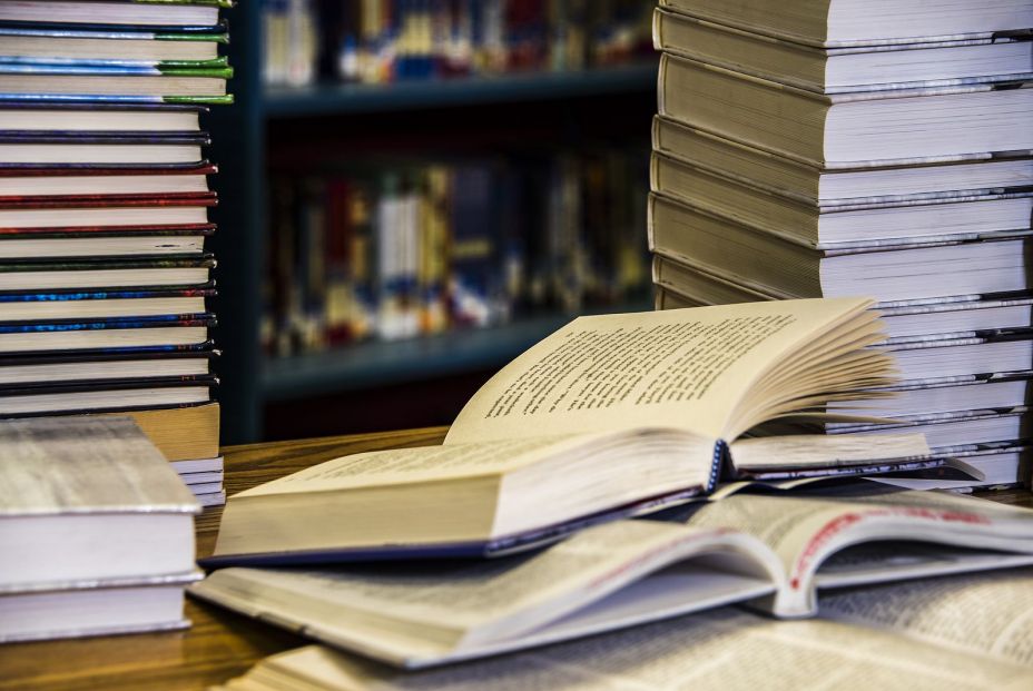 En qué consiste la Telebiblioteca de la Comunidad de Madrid para mayores de 70 años (Bigstock) En qué consiste la Telebiblioteca de la Comunidad de Madrid para mayores de 70 años (Bigstock)