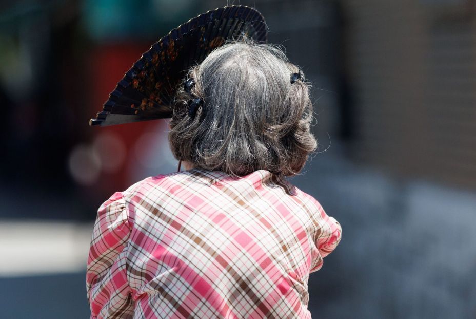 Cómo viven las personas mayores el calor extremo: "Para algunos es como volver a estar en pandemia" Cómo viven las personas mayores el calor extremo: "Para algunos es como volver a estar en pandemia"