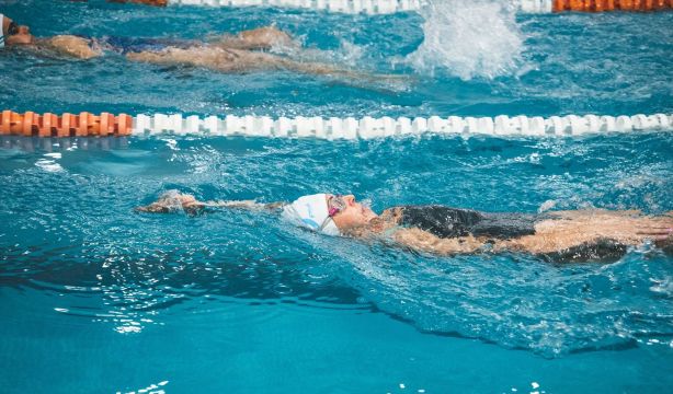 Beneficios de la natación en personas mayores (Europa Press)