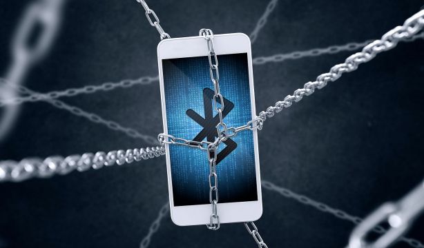 La Policía alerta: si mantienes este botón del móvil encendido puedes ser estafado