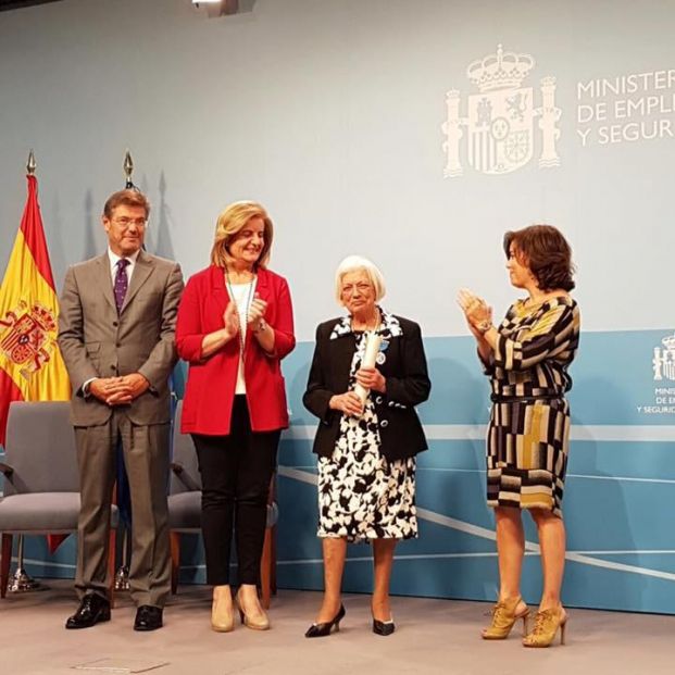 Medalla al Mérito de Trabajo en 2016. Medalla al Mérito de Trabajo en 2016.