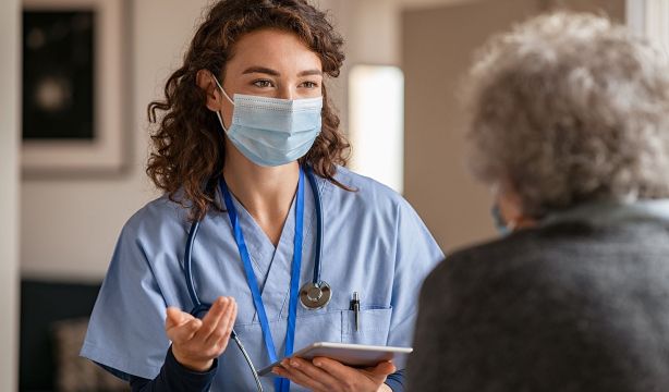 Los contagios de Covid-19 siguen en descenso: un 48% menos que a principios de julio