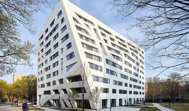 11 pisos y 190 apartamentos: el moderno edificio de viviendas sociales para mayores en Nueva York (Studio Libeskind)