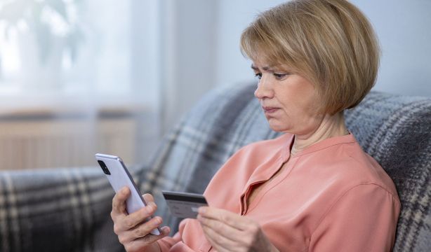 La Policía alerta sobre una nueva estafa por SMS sobre una supuesta multa que debes pagar