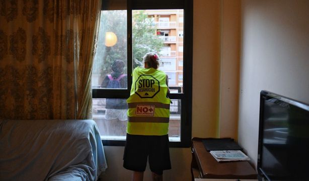 Dos hermanas de 54 y 64 años se suicidan en Barcelona justo antes de ser desahuciadas