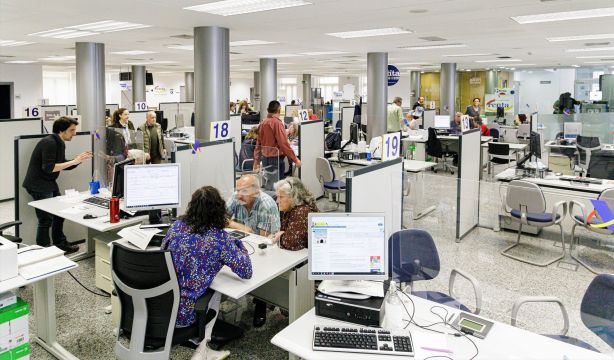 Avances en la jubilación parcial de funcionarios: el Gobierno implantará una tasa de empleo extra