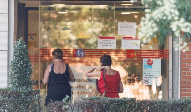 El SEPE aclara si puedes cobrar el paro tras una baja voluntaria