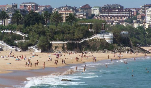 5 mejores playas para sénior en Cantabria (Turismo de Cantabria) 5 mejores playas para sénior en Cantabria (Turismo de Cantabria)