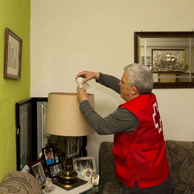 Más de 7 millones de personas atendidas por Cruz Roja, el 60%, sufren pobreza energética Más de 7 millones de personas atendidas por Cruz Roja, el 60%, sufren pobreza energética