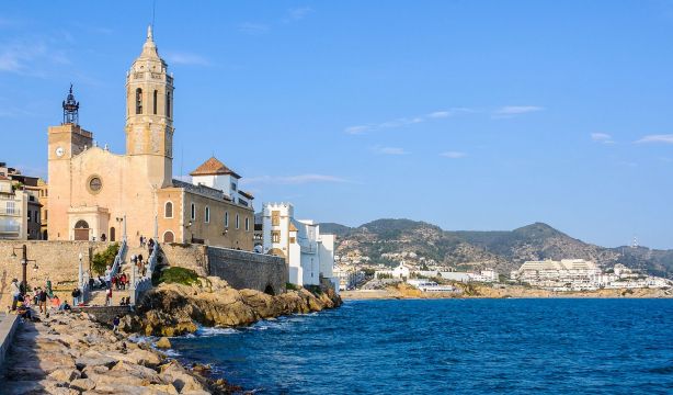 Un "oasis de tranquilidad y cultura": así es la mejor ciudad para jubilarse en Cataluña (Bigstock)