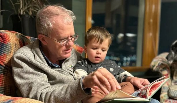 Un neurólogo que sufre alzhéimer desde hace ocho años quiere que sepas esto sobre la enfermedad