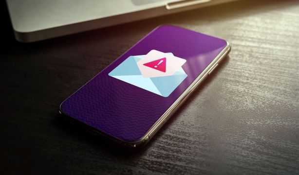 Banco Santander alerta a todos sus clientes de una nueva estafa que suplanta su identidad