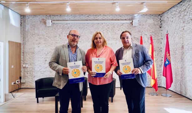 Madrid presenta su Estrategia contra la Soledad no Deseada: “La solución somos todos”