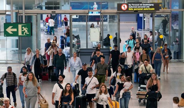 El visado de tránsito crece y aumenta los turistas en Qatar, Arabia Saudí y Emiratos Árabes Unidos